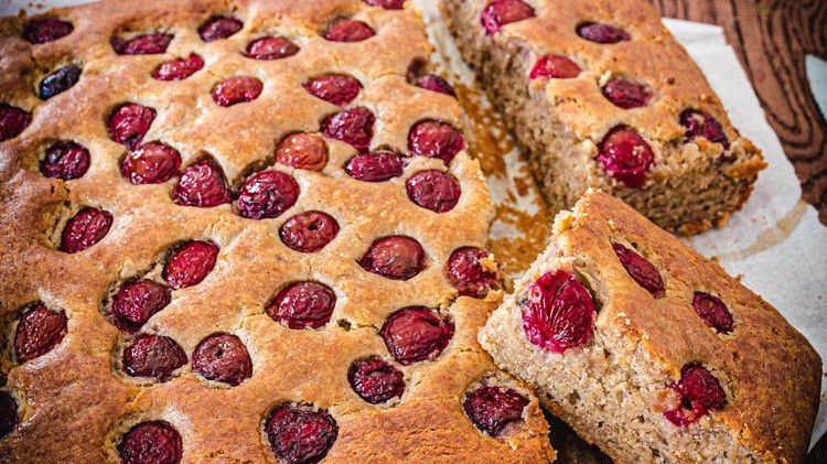 Image of Gâteau à la banane et aux cerises Healthy