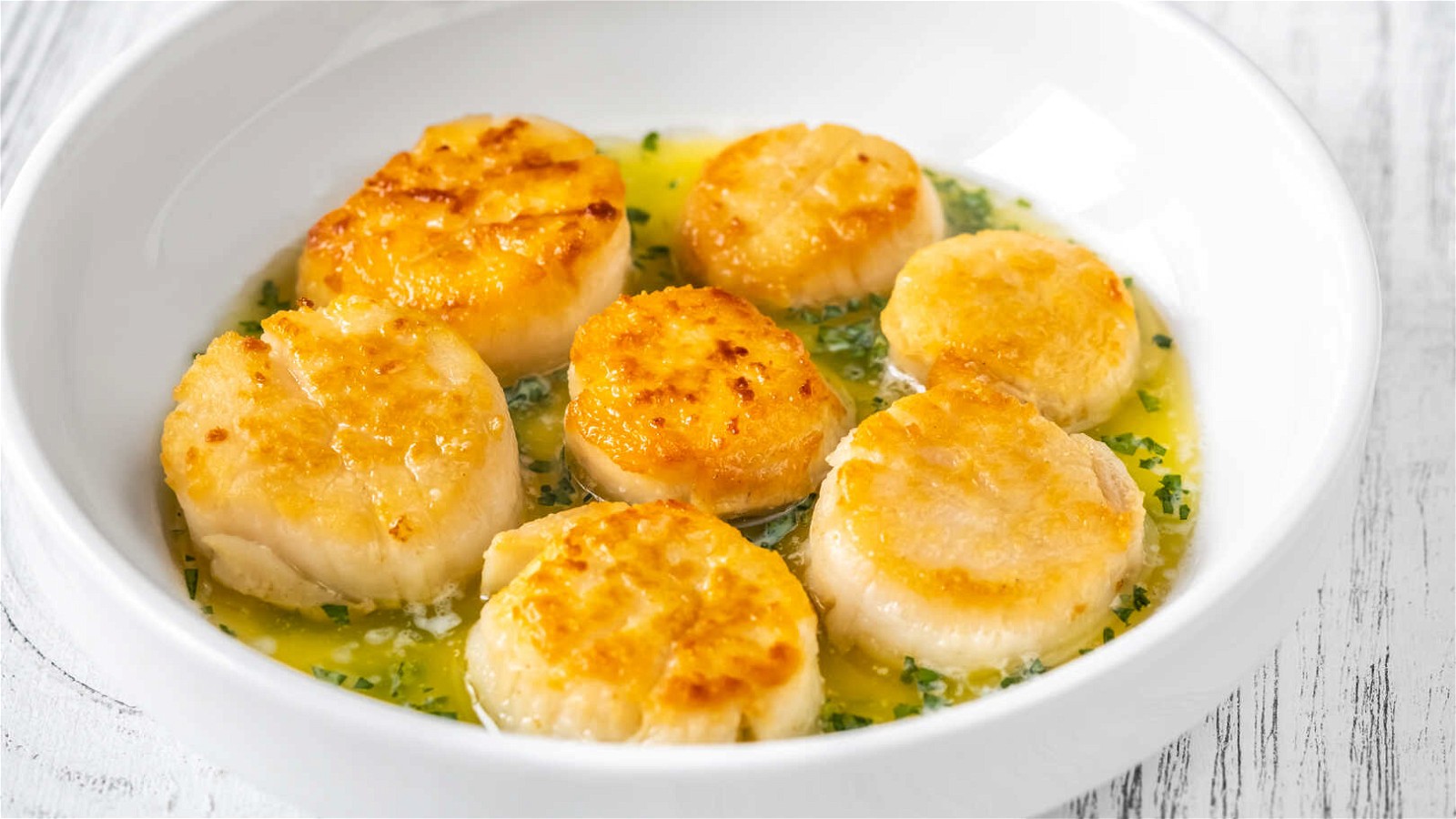 Image of Grilled Scallops with Parsley Pesto