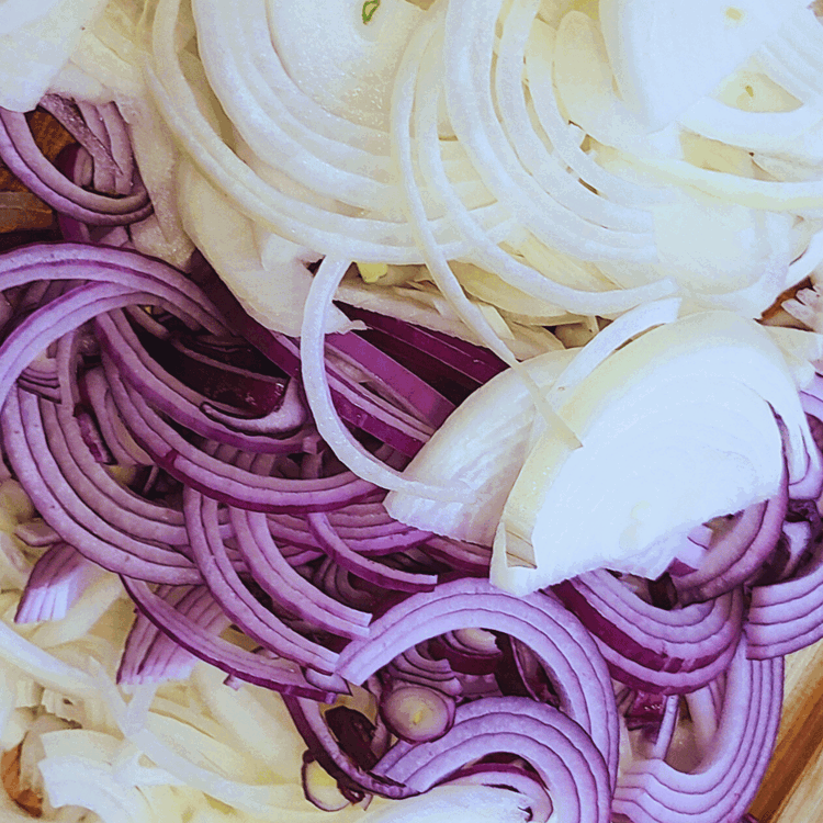 Image of In a large skillet, heat the olive oil over medium heat. Add the onions and cook, stirring occasionally, until the onions are starting to get golden. About 20 min.