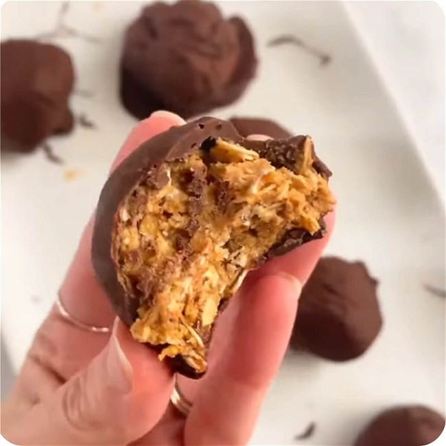 Image of Protein Peanut Butter Oatmeal Bites