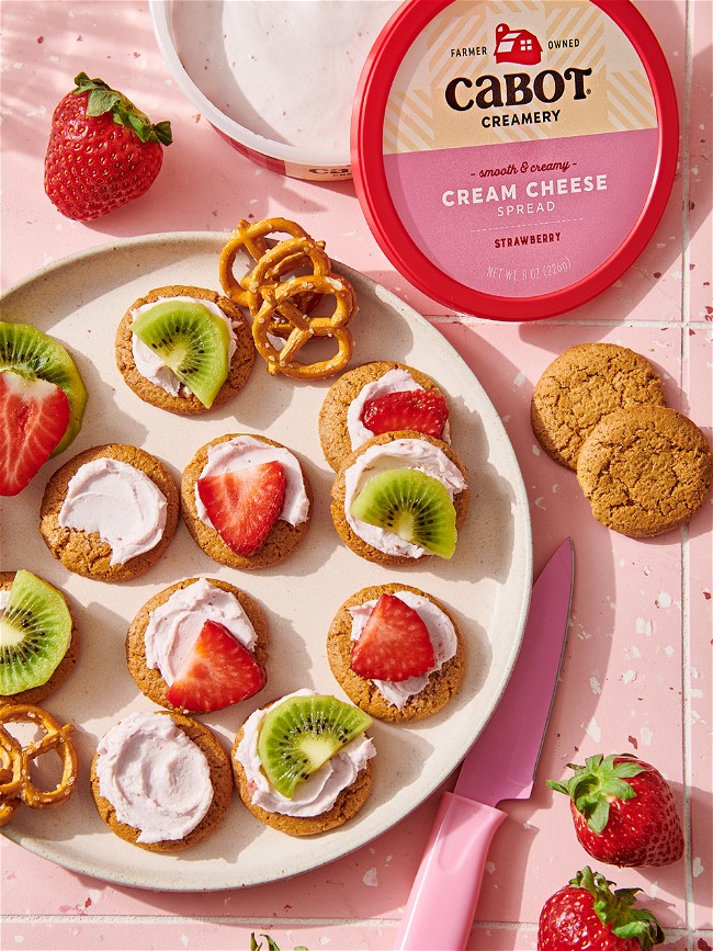 Image of Strawberry Cream Cheese Bites