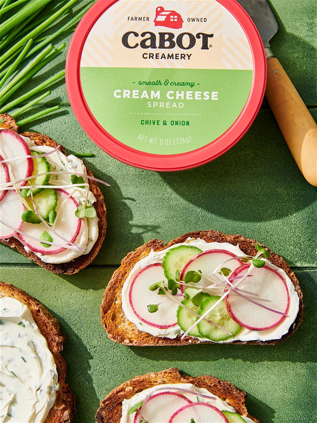 Image of Cream Cheese and Radish Toasts