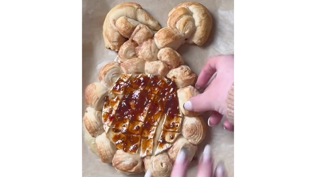 Image of Hot Pepper Berry Baked Brie Bunny