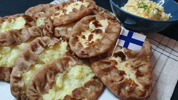 Image of Authentic Karelian pies/pasties recipe (Karjalanpiirakat)