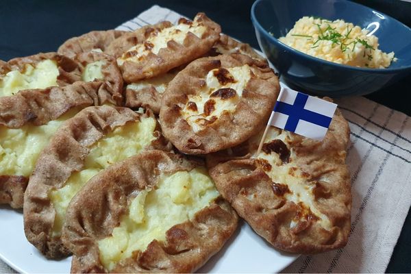 Authentic Karelian pies/pasties recipe (Karjalanpiirakat)
