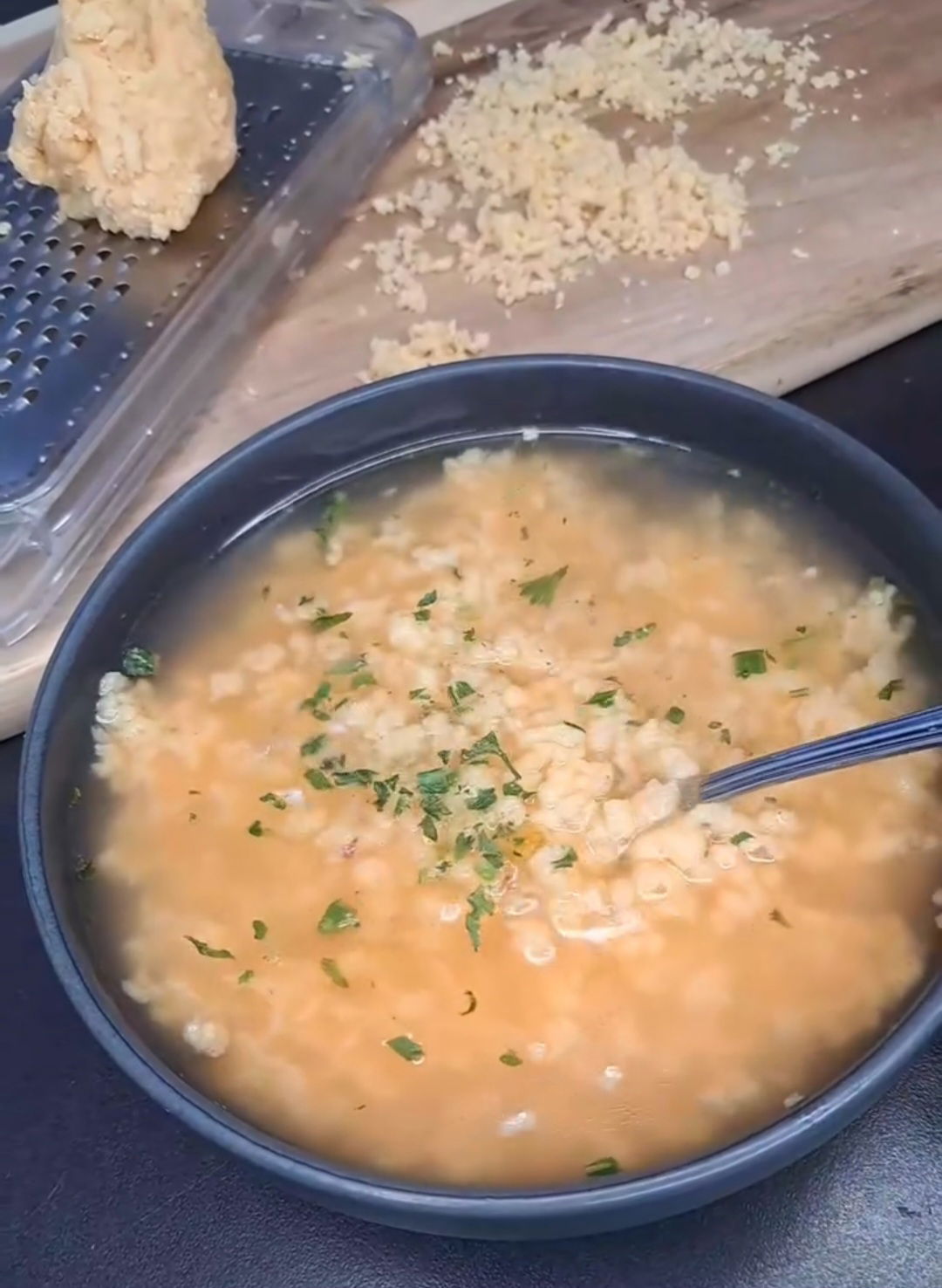 Schwäbische Riebelesuppe – Einfach Lecker