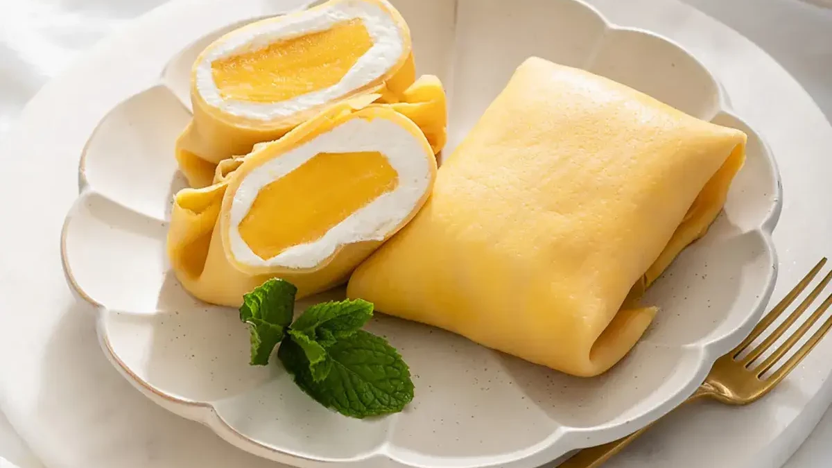 Image of Mango Crepe Roll