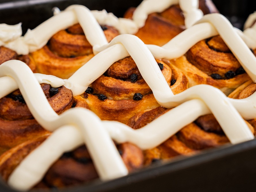 Andy Cooks - Easy Cinnamon Hot Cross Buns Recipe