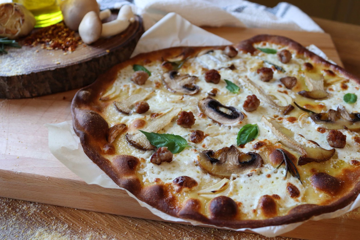 White Pizza with Mushrooms, Fresh Garlic & Herb Oil