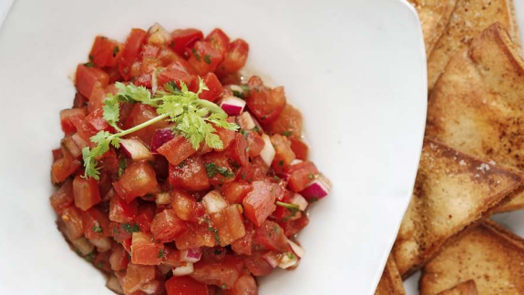 Image of Fustini's Salsa with Spicy Pita Chips