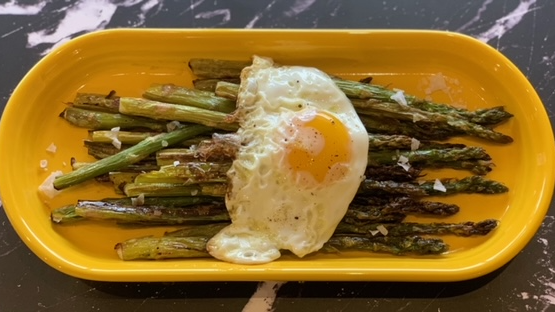 Image of Fried Egg and Asparagus