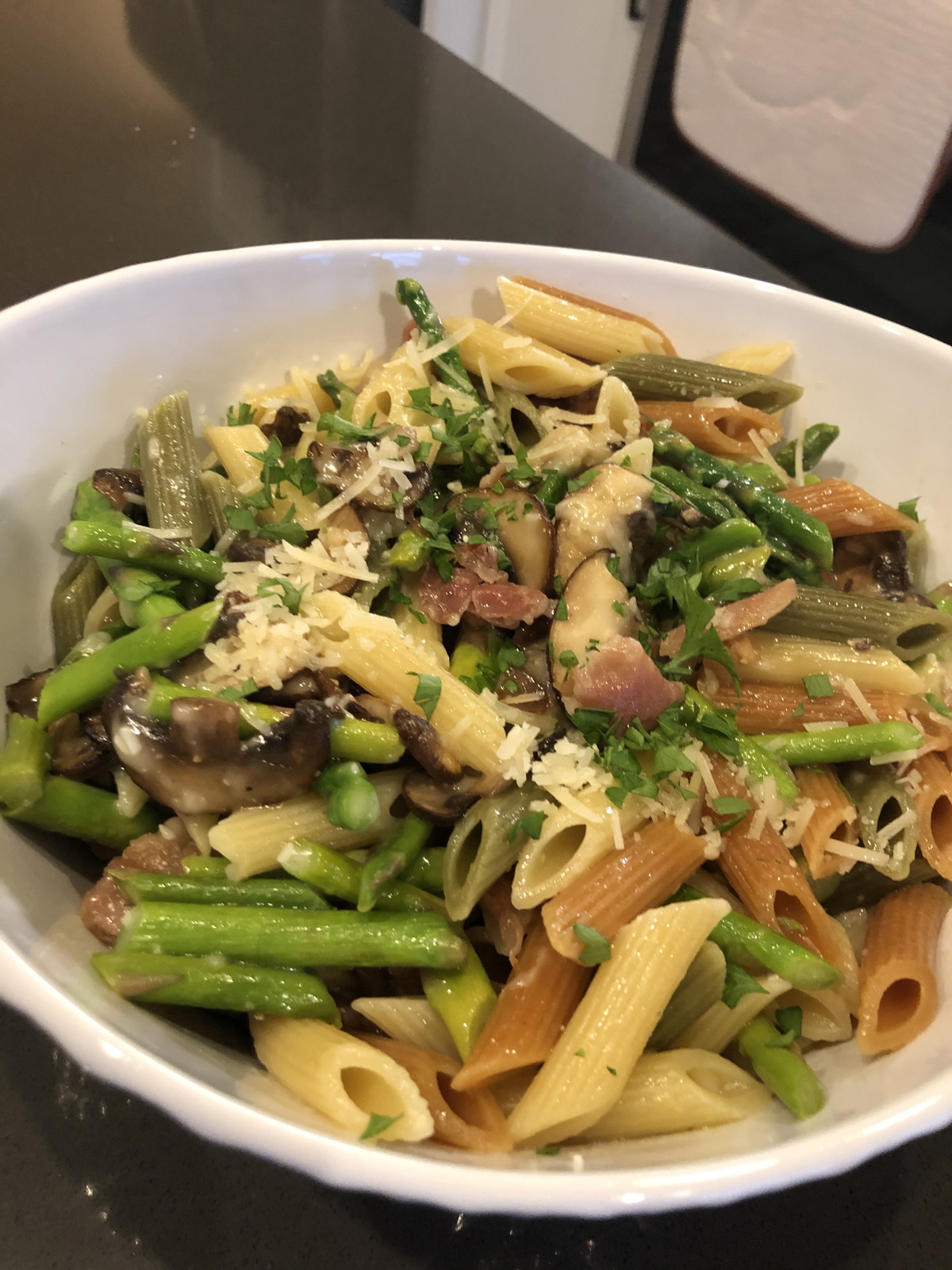 Pasta with Asparagus, Prosciutto and Mushrooms