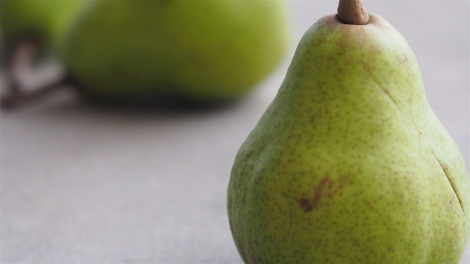 Pear Salad with Walnut Vinaigrette