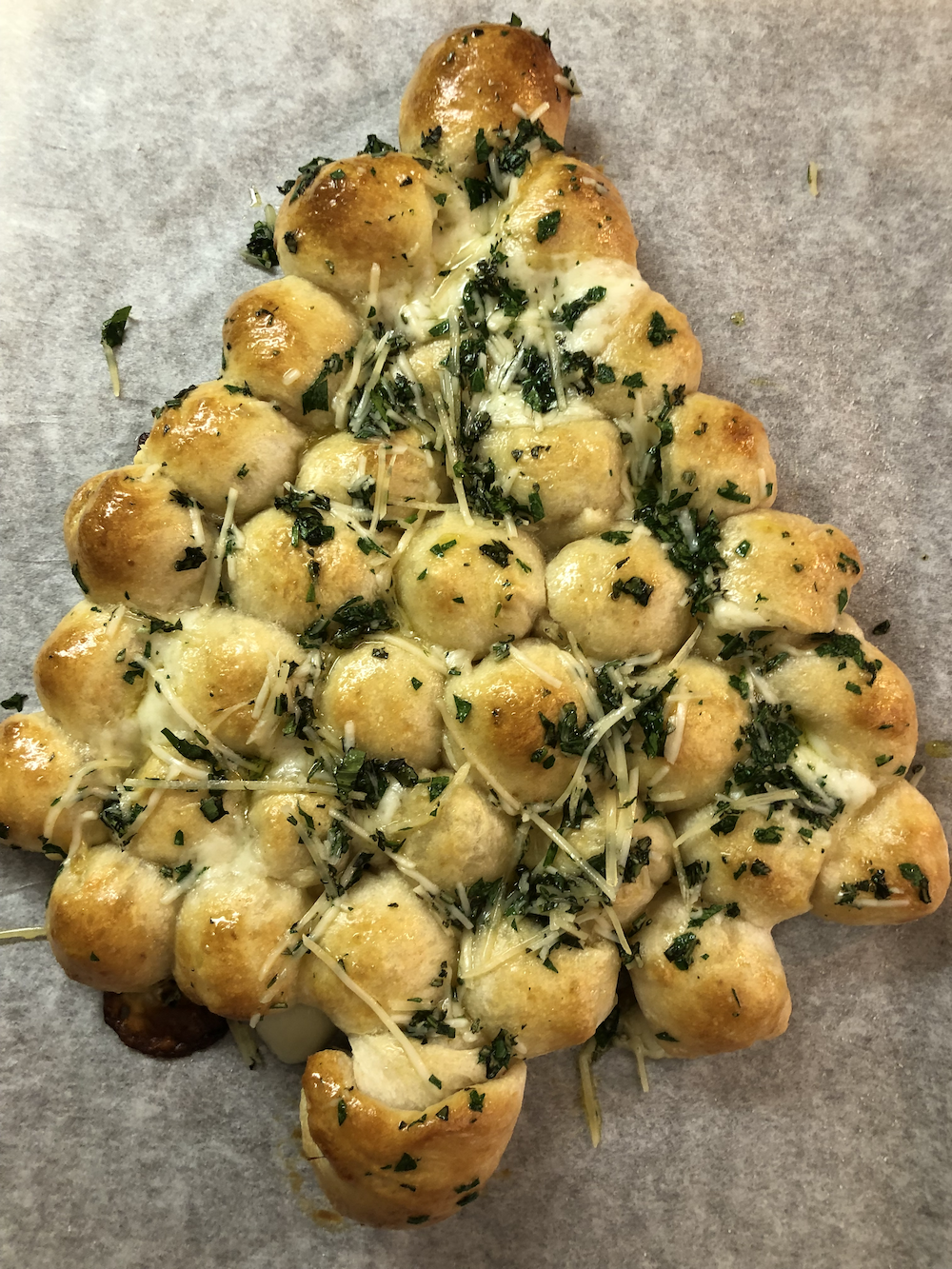 Pull-Apart Christmas Tree Bread