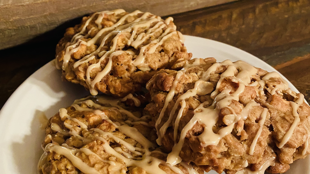 Apple Cinnamon Oatmeal Cookies