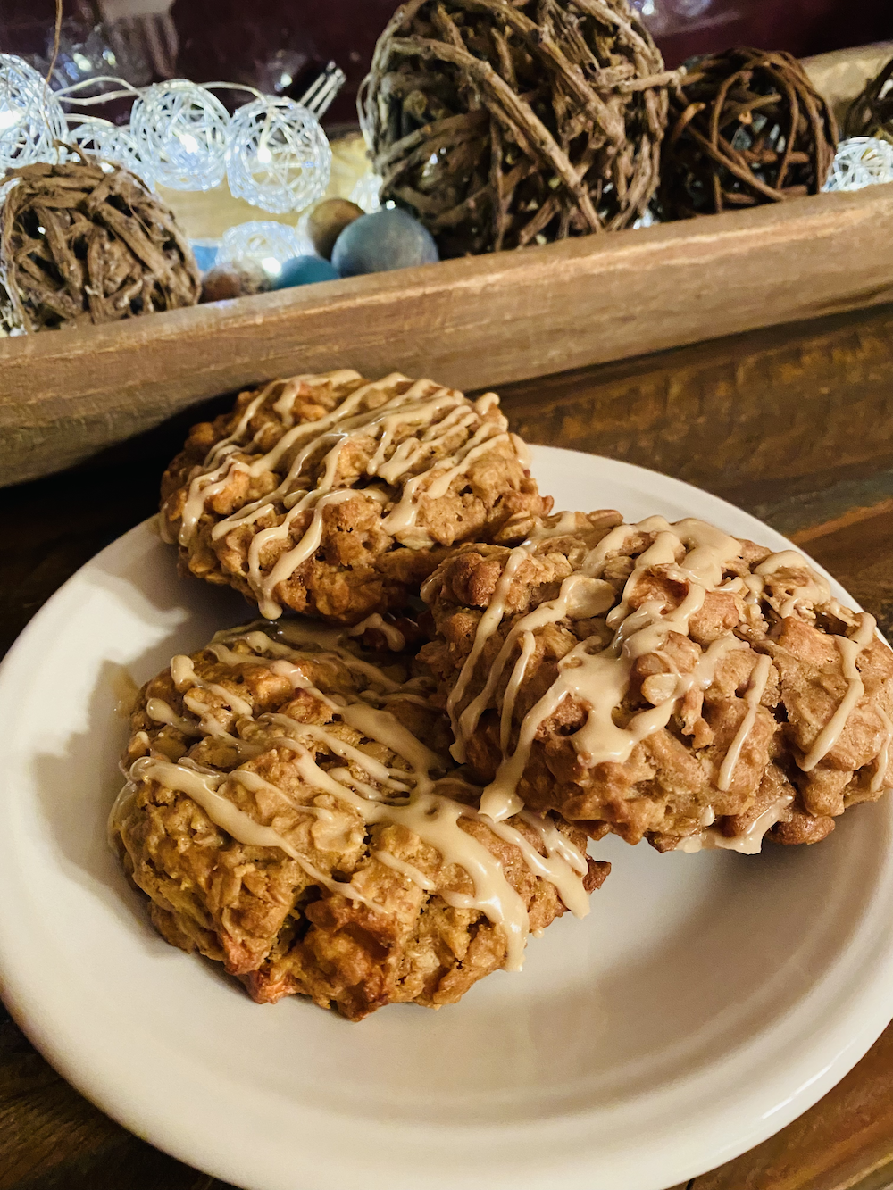 Apple Cinnamon Oatmeal Cookies