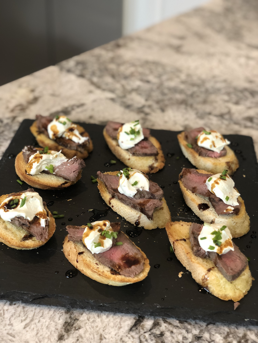 Steak Crostini with Horseradish Sauce