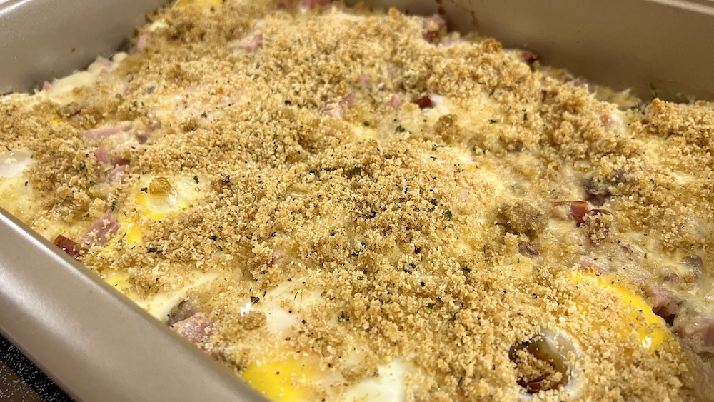 Image of Baked Eggs with Garlic Bread Crumbs