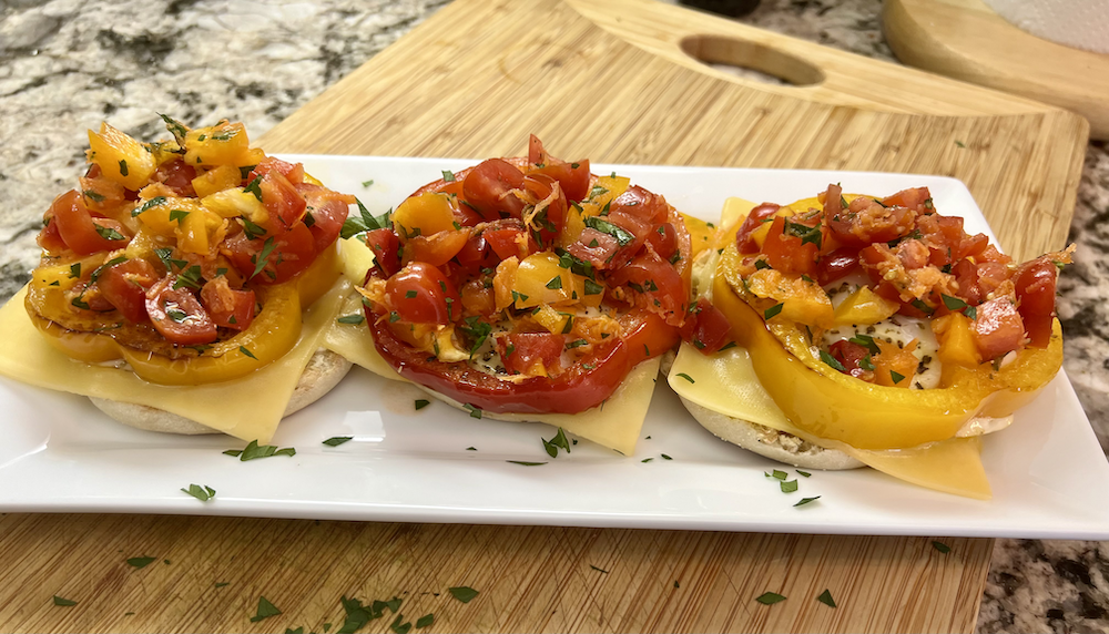 Egg Pepper Rings with Veggie Compote