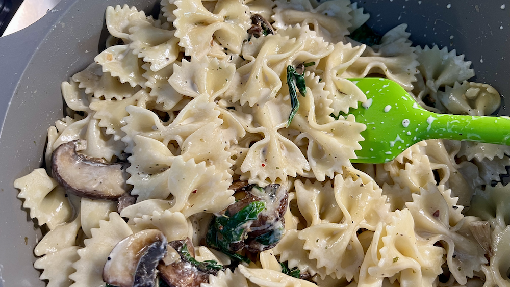 Image of Pasta with Spinach and Mushrooms