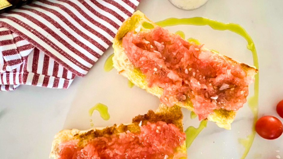 Pan con Tomate