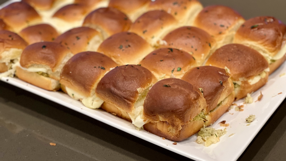 Image of Pesto Mozzarella Chicken Sliders