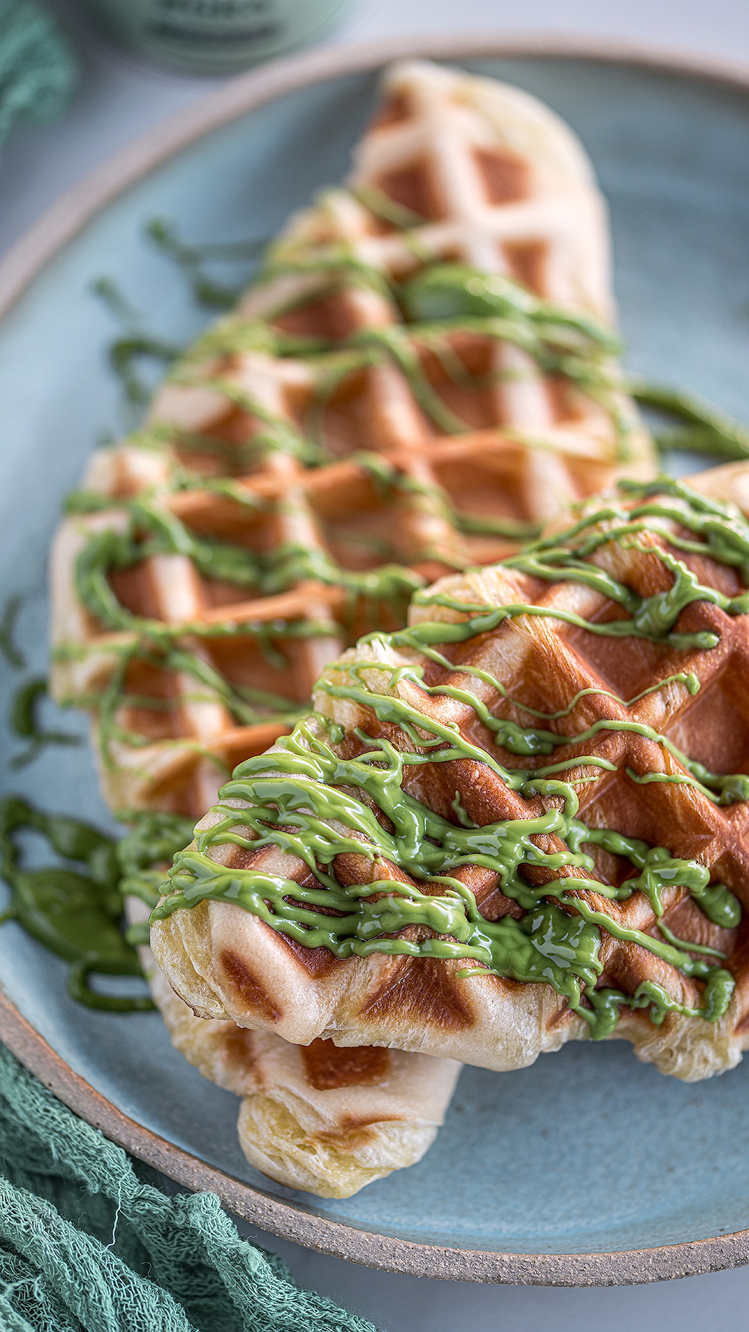 Croffle sauce chocolat blanc au matcha