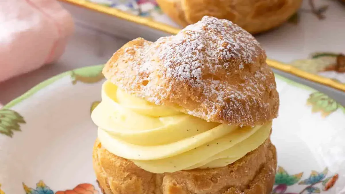 Image of Cream Puffs with Custard Sauce