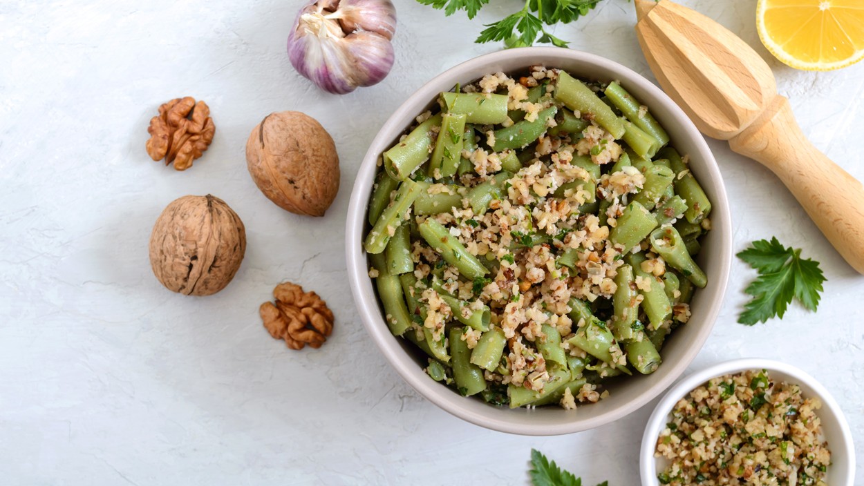 Image of Georgian green beans with walnuts