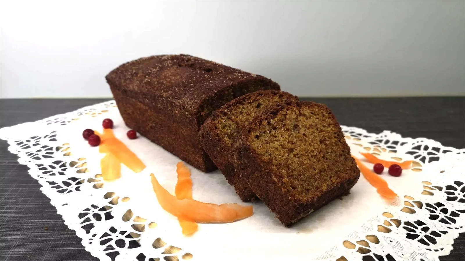 Image of Carrot cake with lingonberry