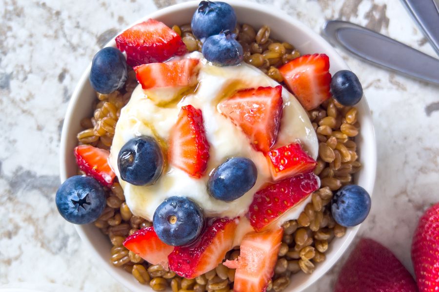 Spelt Breakfast Bowl