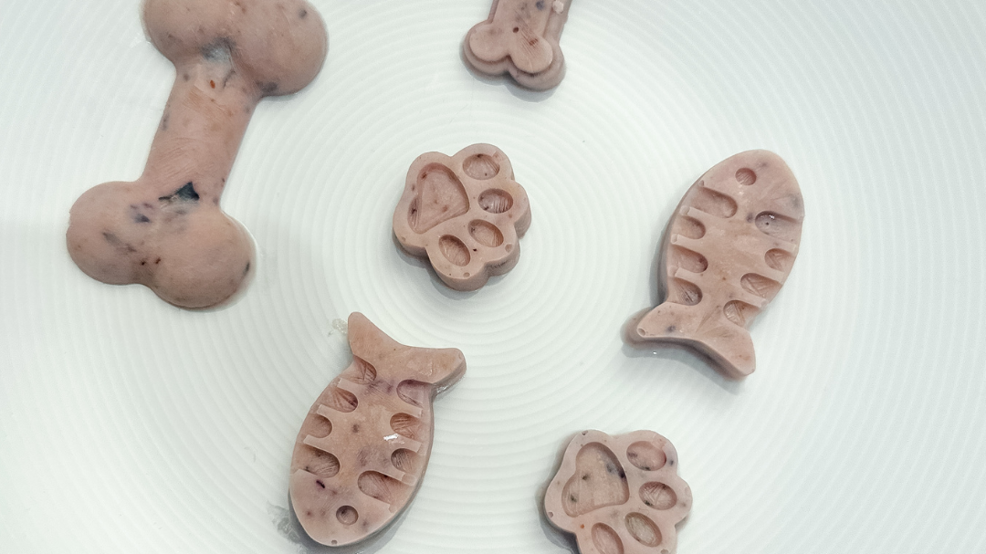 Image of Blueberry & Peanut Butter Frozen Dog Treat Recipe