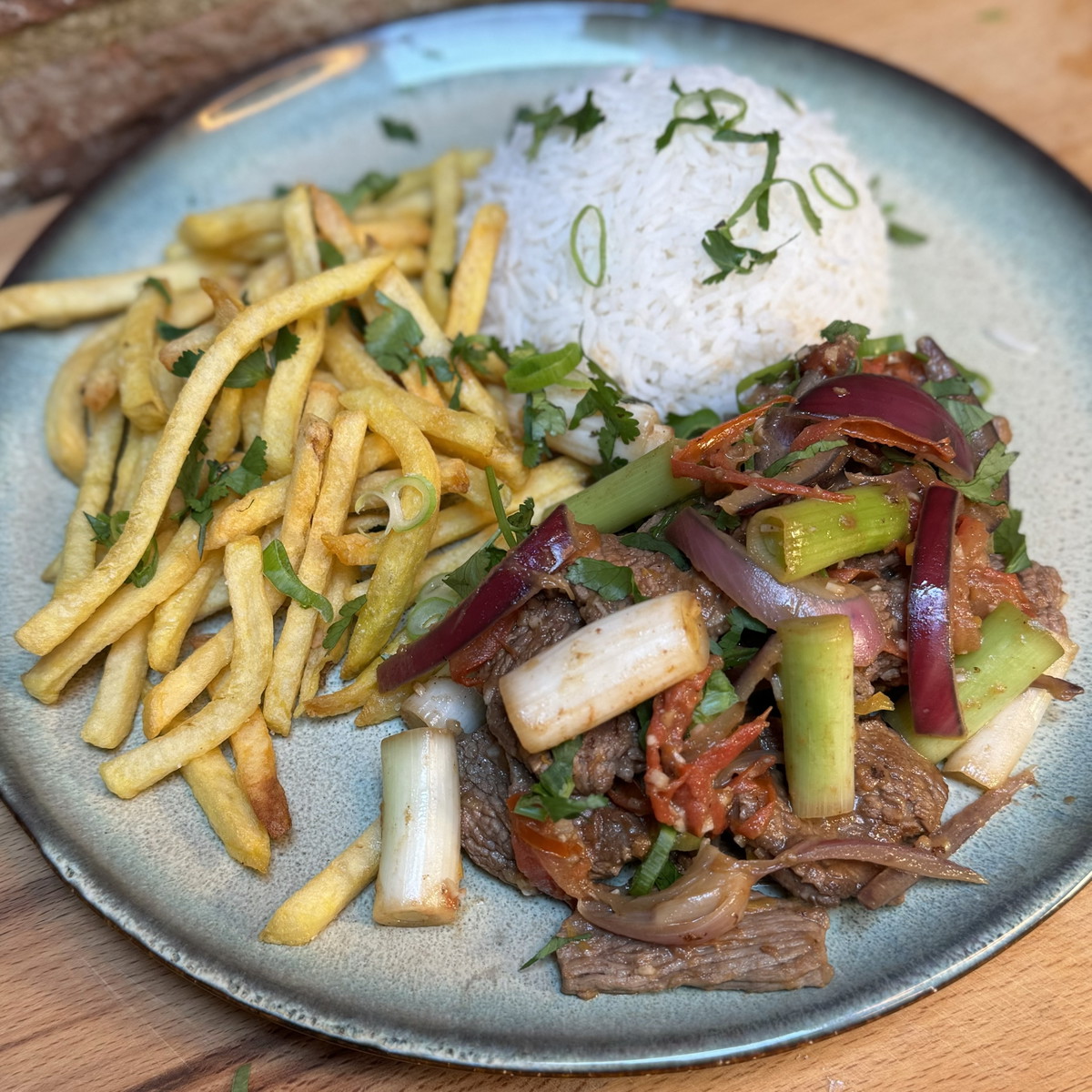 Lomo saltado