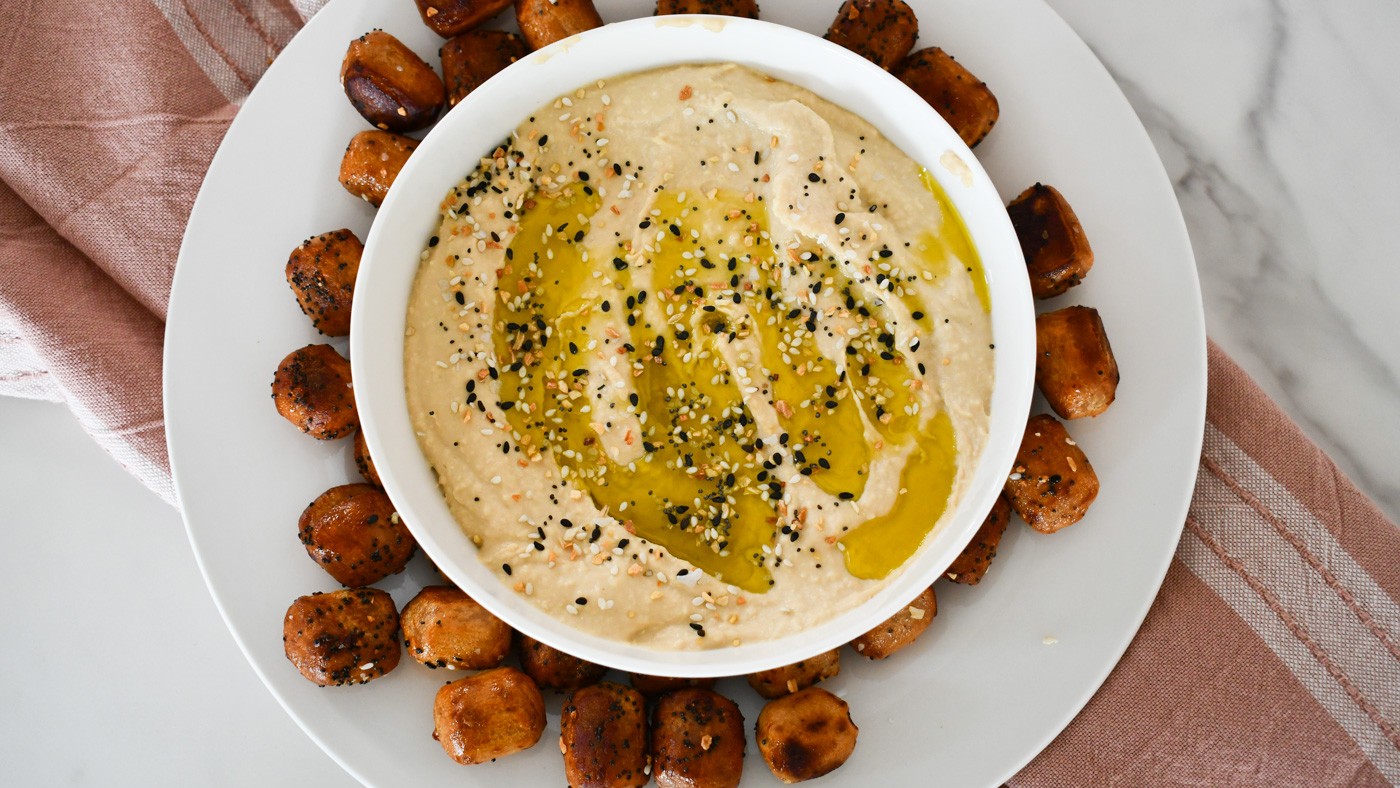 Image of Easy Vegan and Gluten Free Garlic Hummus