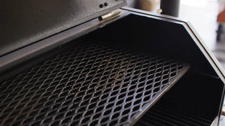 Image of Preheat your Yoder Smokers YS640s Pellet Grill to 190ºF. 