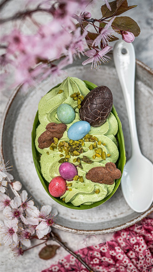 Easter egg desert