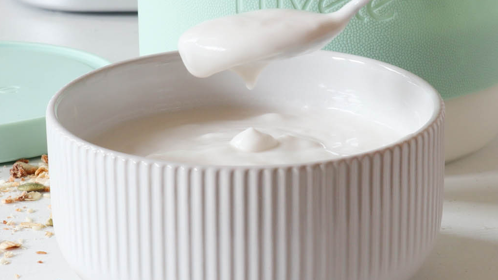 Image of Coconut yogurt thickened with tapioca