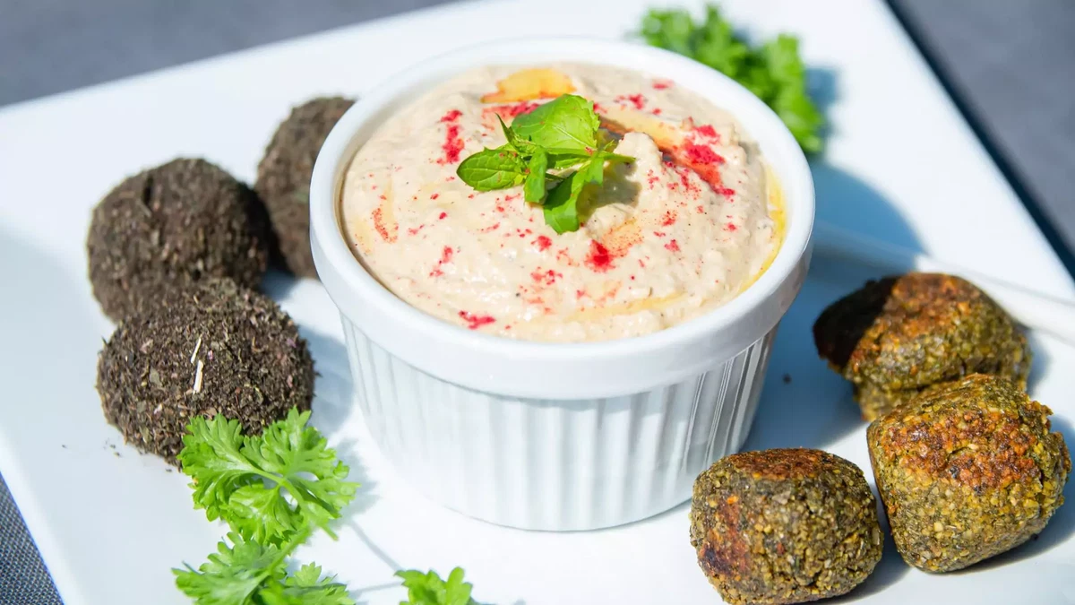 Chickpea falafel balls with herbs