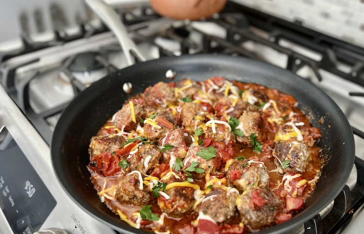 Image of Top with remaining 1 cup cheese, then cover with lid...