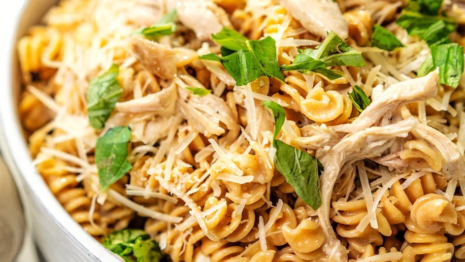 Image of Gluten-Free Fusilli with Rotisserie Chicken and Garlic Alfredo Sauce