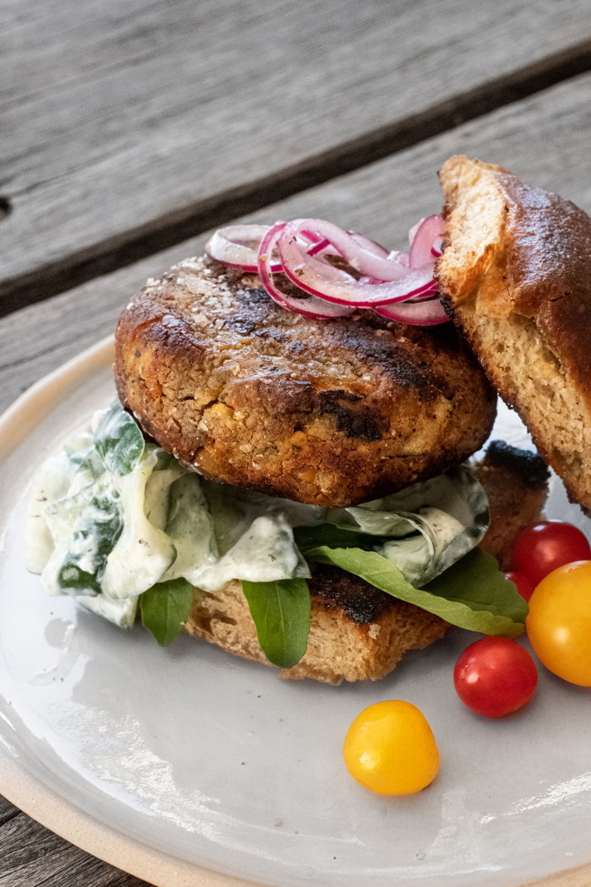 Image of faba burger with quick tzatziki