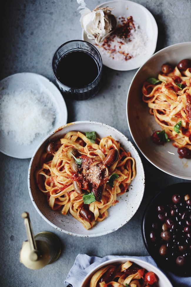 Image of tomato & anchovy pasta