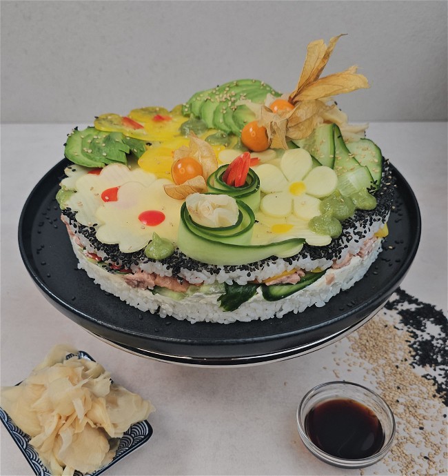 Image of Beeindruckende Sushi-Torte