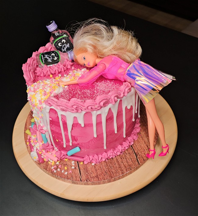 Image of Barbie-hat-nen-Schwips-Torte 