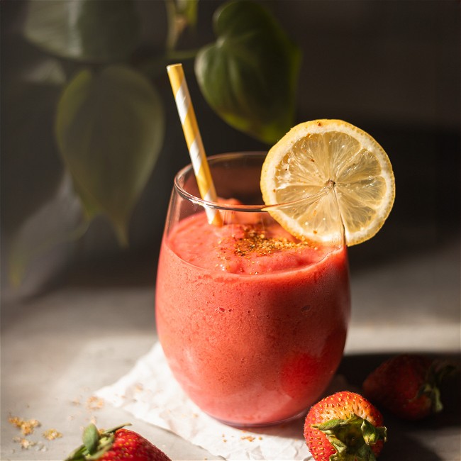 Image of Spicy Strawberry Smoothie (Mocktail)