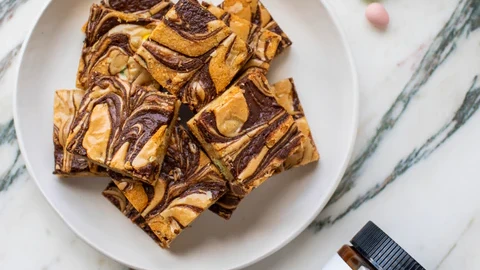 Image of Easter Egg Blondies Recipe With Chocolate Hazelnut Spread