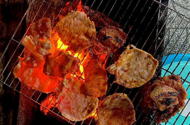 Image of Seared Pork Chops with Broken Rice (Cơm tấm)