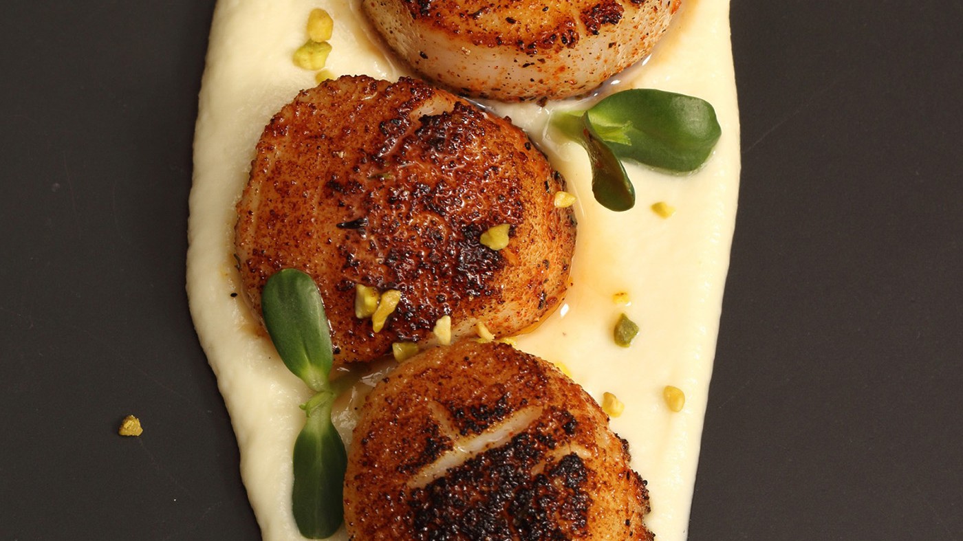 Image of Spicy Seared Scallops on Cauliflower Puree