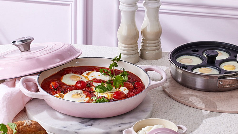 Image of Huevos al estilo turco con salsa de tomate y pimentón