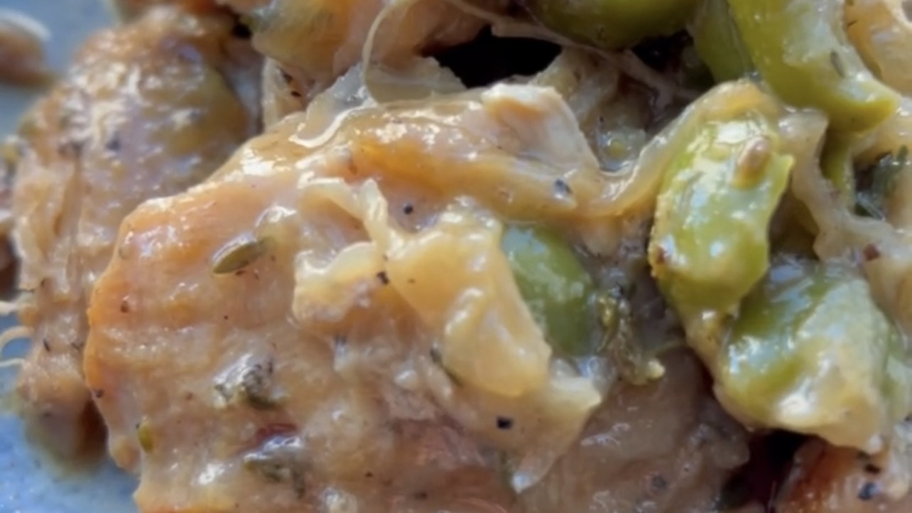 Image of Pollo de Heather: Chicken, Castelvetrano Olives, Lemon and Thyme 